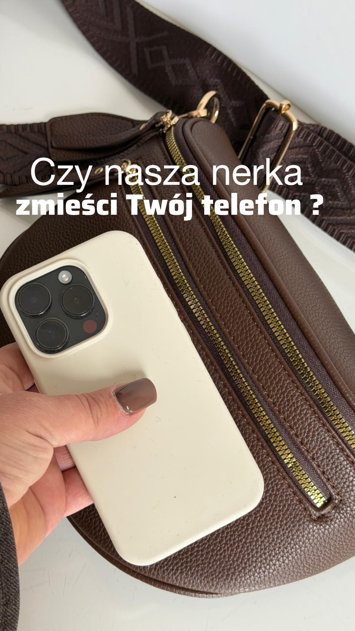 🤎 Czekoladowa listonoszka torebka
Stylowa, praktyczna i idealna na co dzień.
Złote detale, dwie kieszenie na zamek i ozdobny regulowany pasek.
Pomieści telefon i najpotrzebniejsze drobiazgi, zapewniając wygodę i modny look. ✨
Napisz do nas wiadomość - chętnie doradzimy👜💄
#torebka #listonoszka #nerka #czekoladowatorebka #ochtorebki