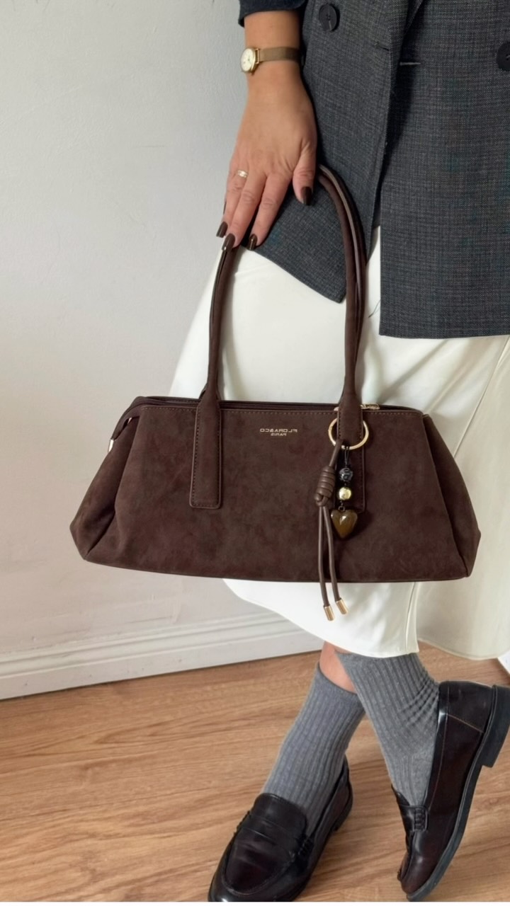 Hitowe modele powracają!
👜 typu jamnik: 169,99 zł
🤎 kuferek: 149,99 zł
Zajrzyj do naszego sklepu ochtorebki.pl i poznaj naszą ofertę najmodniejszych torebek w tym sezonie 🍂🍁👜
#ochtorebki #torebkadamska #modnajesien #torebka