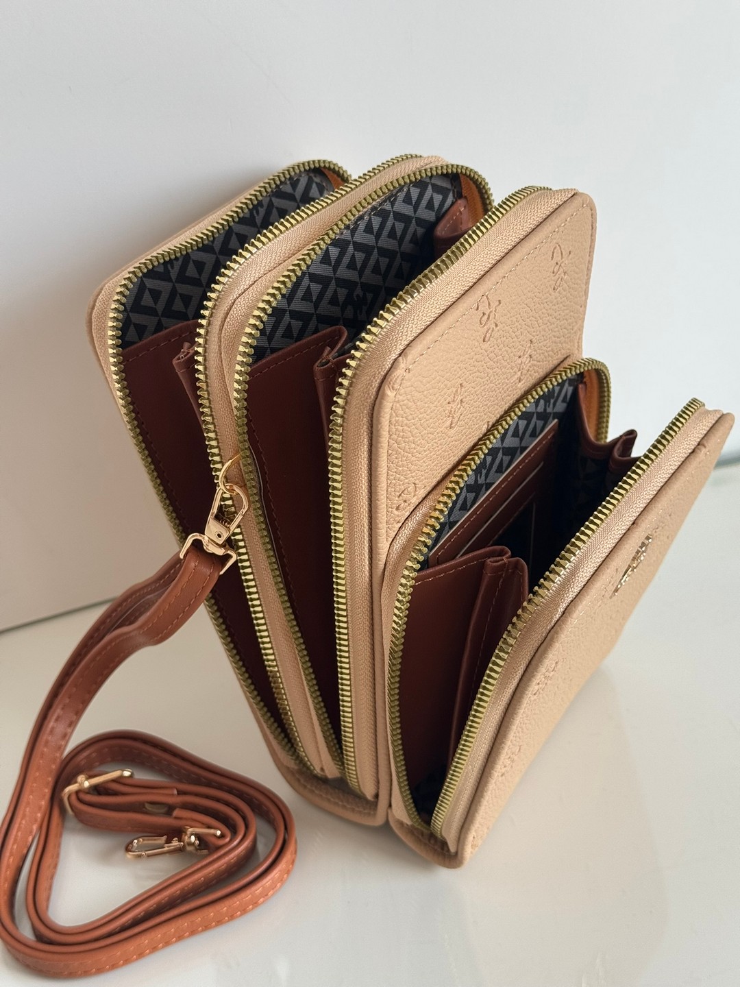 Torebka listonoszka beżowa Lulu Castagnette - obrazek 2