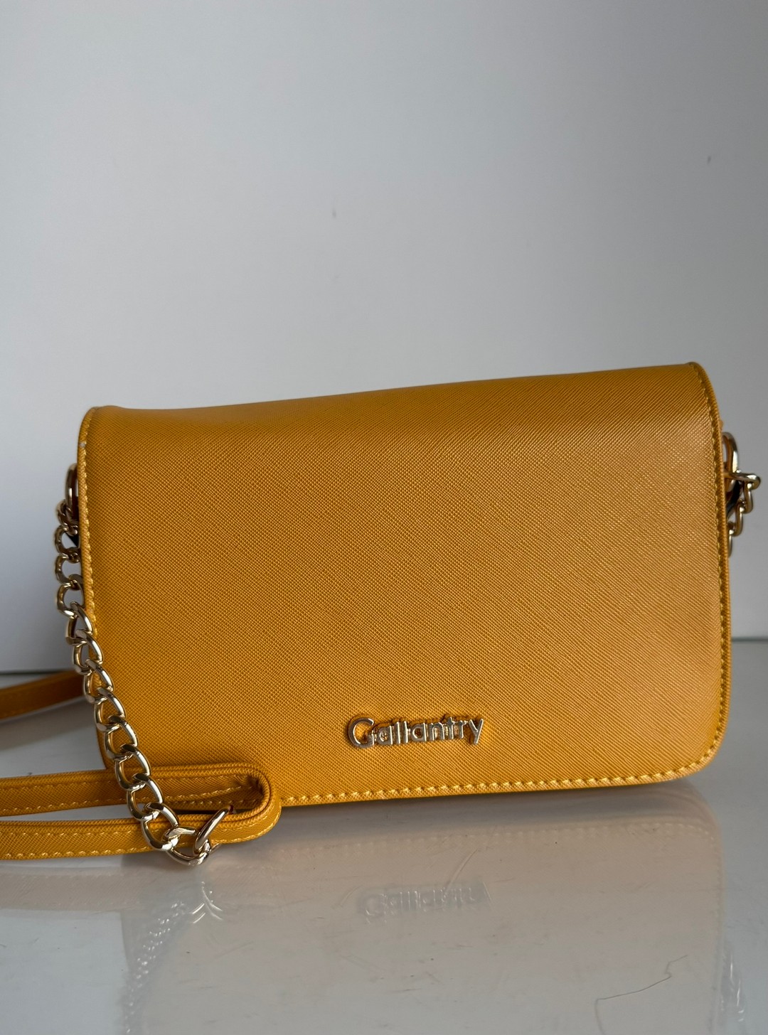 Torebka listonoszka Gallantry Paris żółta - obrazek 4