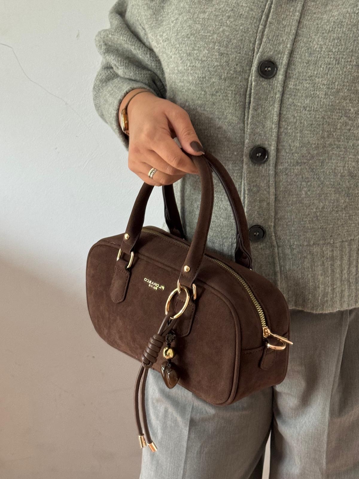 Torebka typu bowling bag czekoladowa + zawieszka - obrazek 6